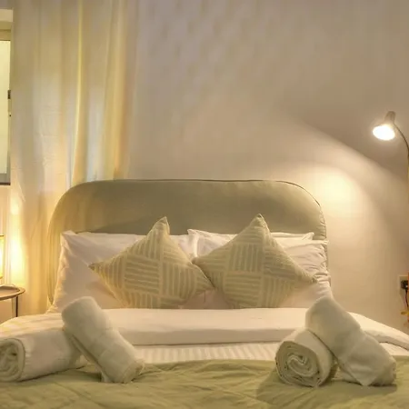 Beautifully Furnished Seafront 4 Bedrooms Goslm-4 斯利马