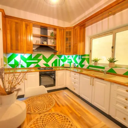 Beautifully Furnished Seafront 4 Bedrooms Goslm-4 * 斯利马