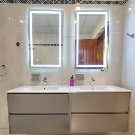 Beautifully Furnished Seafront 4 Bedrooms Goslm-4 斯利马