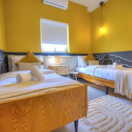 公寓 Beautifully Furnished Seafront 4 Bedrooms Goslm-4 *