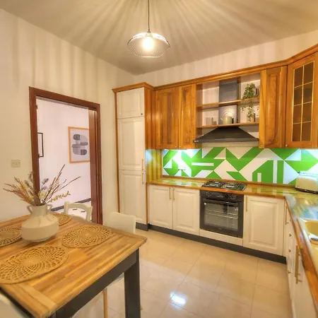 公寓 Beautifully Furnished Seafront 4 Bedrooms Goslm-4