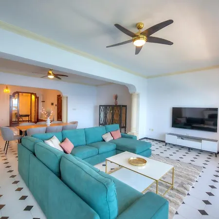 Apartamento Beautifully Furnished Seafront 4 Bedrooms Goslm-4