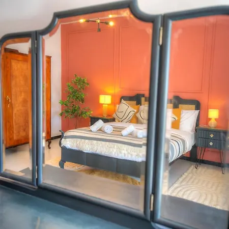 Apartment Beautifully Furnished Seafront 4 Bedrooms Goslm-4 Sliema