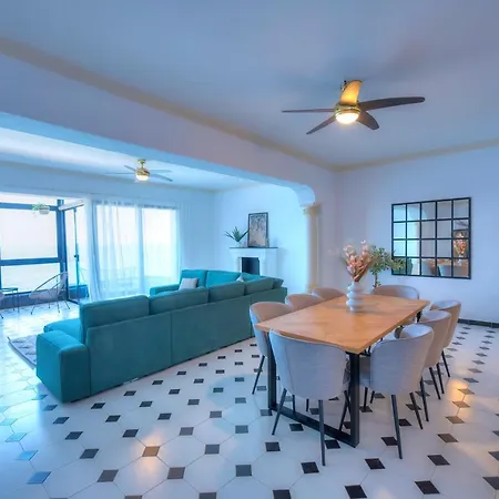 Beautifully Furnished Seafront 4 Bedrooms Goslm-4 Lägenhet *