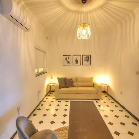 Beautifully Furnished Seafront 4 Bedrooms Goslm-4 Apartment