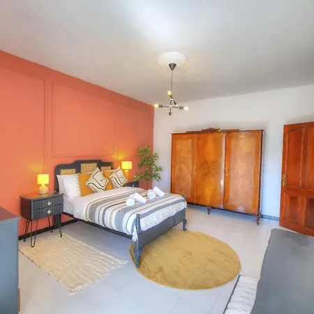 Beautifully Furnished Seafront 4 Bedrooms Goslm-4 * Sliema