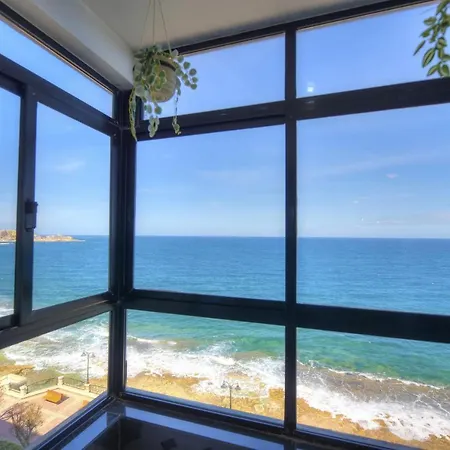 Beautifully Furnished Seafront 4 Bedrooms Goslm-4