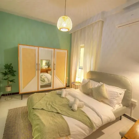 Beautifully Furnished Seafront 4 Bedrooms Goslm-4 Apartamento Sliema