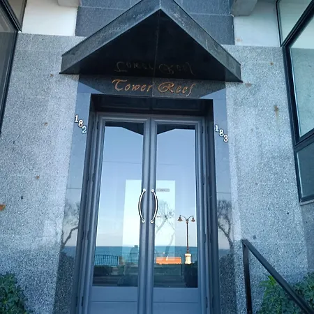Beautifully Furnished Seafront 4 Bedrooms Goslm-4 شقة