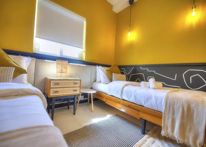 Beautifully Furnished Seafront 4 Bedrooms Goslm-4