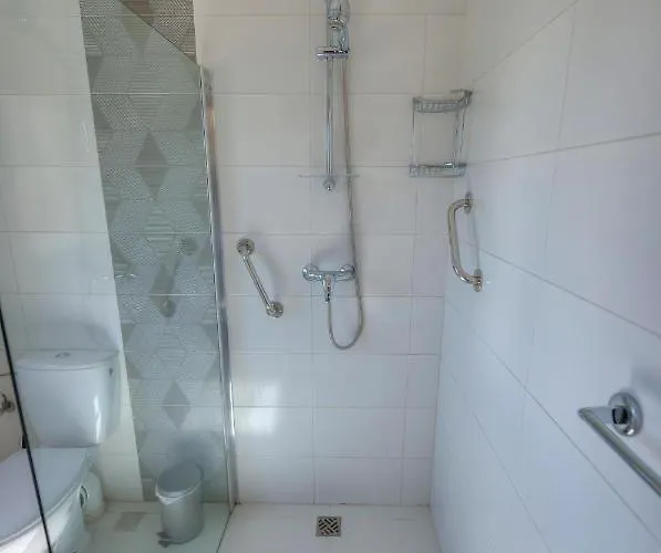 Lejlighed Beautifully Furnished Seafront 4 Bedrooms Goslm-4 *