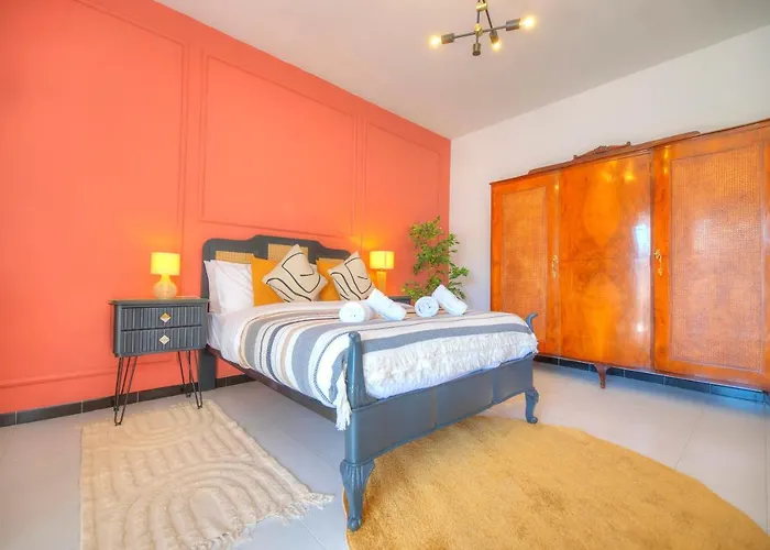 Beautifully Furnished Seafront 4 Bedrooms Goslm-4 Lejlighed