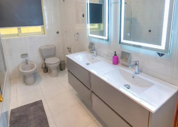 Beautifully Furnished Seafront 4 Bedrooms Goslm-4 Lejlighed