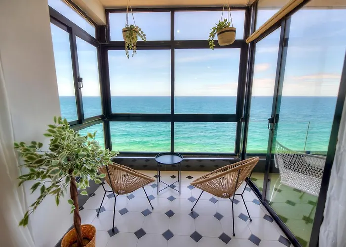 Beautifully Furnished Seafront 4 Bedrooms Goslm-4