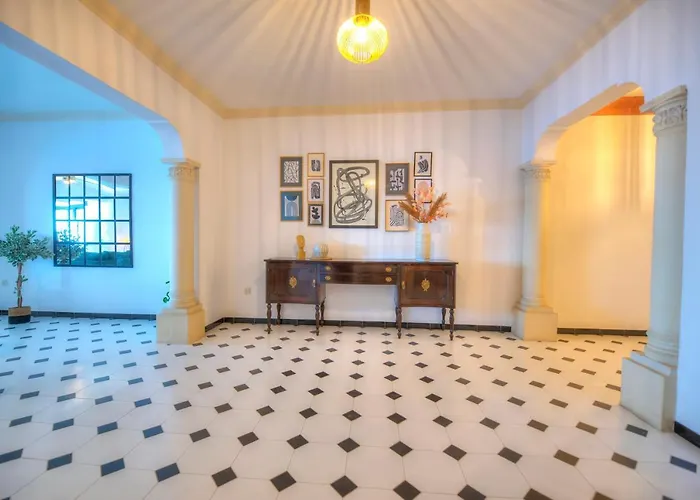 Beautifully Furnished Seafront 4 Bedrooms Goslm-4 * Sliema