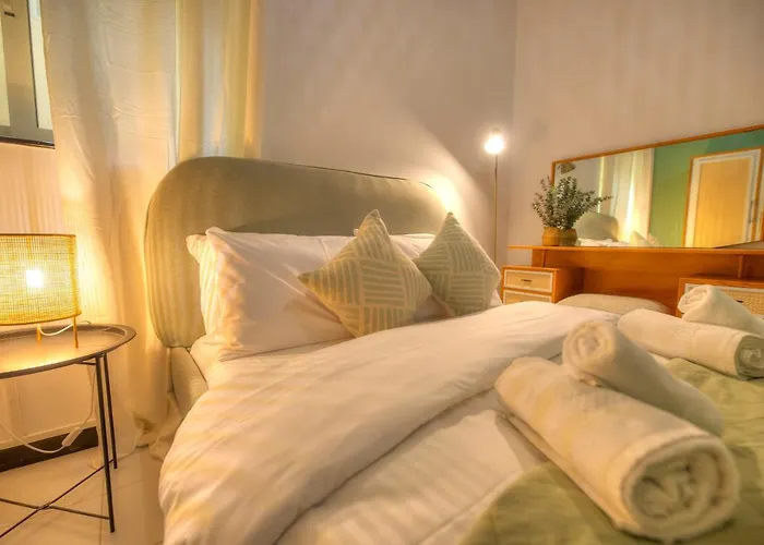 Lejlighed Beautifully Furnished Seafront 4 Bedrooms Goslm-4 *