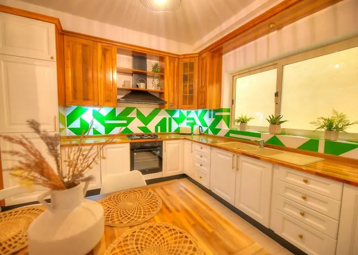 Beautifully Furnished Seafront 4 Bedrooms Goslm-4 * Sliema