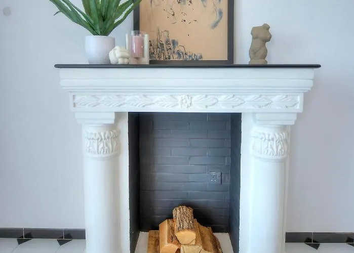 Beautifully Furnished Seafront 4 Bedrooms Goslm-4