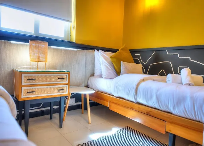 Beautifully Furnished Seafront 4 Bedrooms Goslm-4 * Sliema