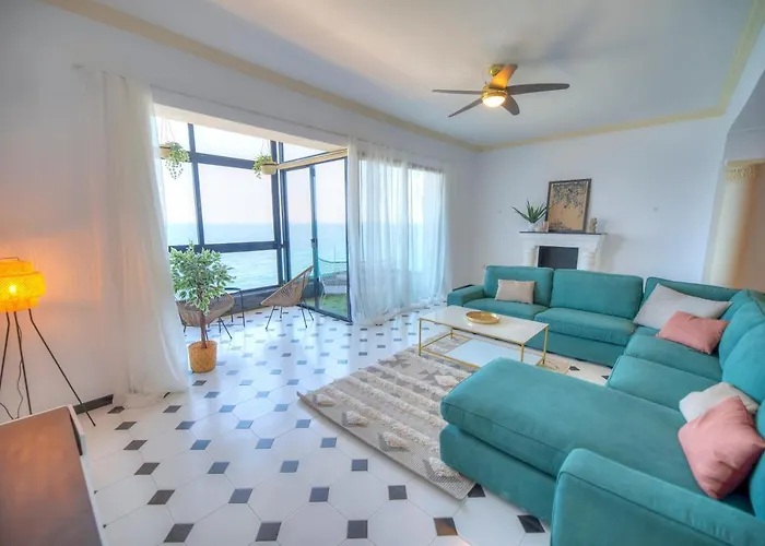 Beautifully Furnished Seafront 4 Bedrooms Goslm-4