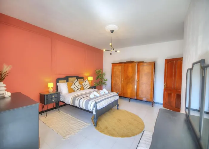 Beautifully Furnished Seafront 4 Bedrooms Goslm-4 * Sliema