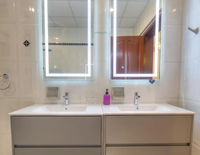 Beautifully Furnished Seafront 4 Bedrooms Goslm-4 Sliema