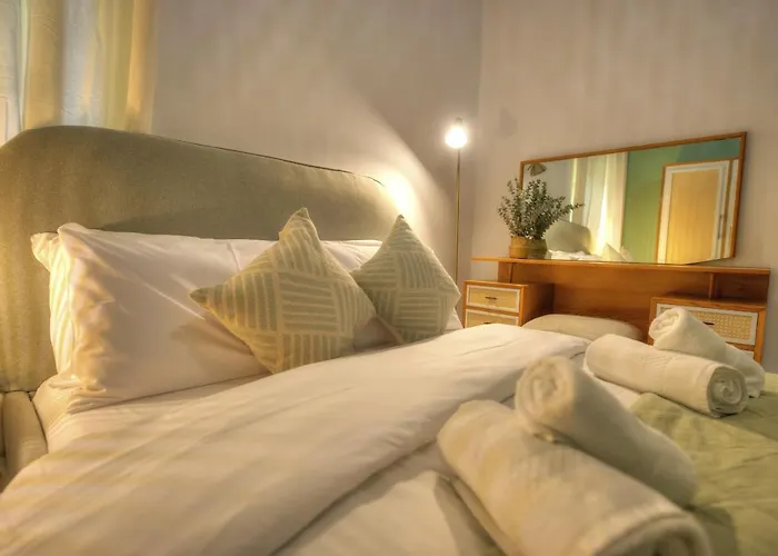 Lejlighed Beautifully Furnished Seafront 4 Bedrooms Goslm-4 *