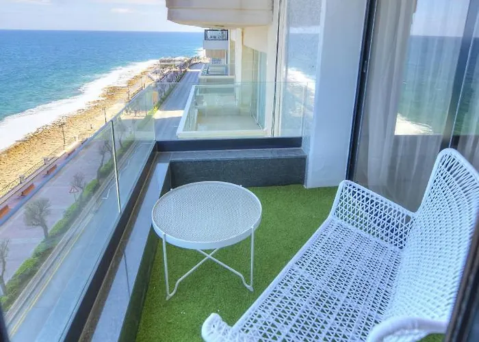 Beautifully Furnished Seafront 4 Bedrooms Goslm-4