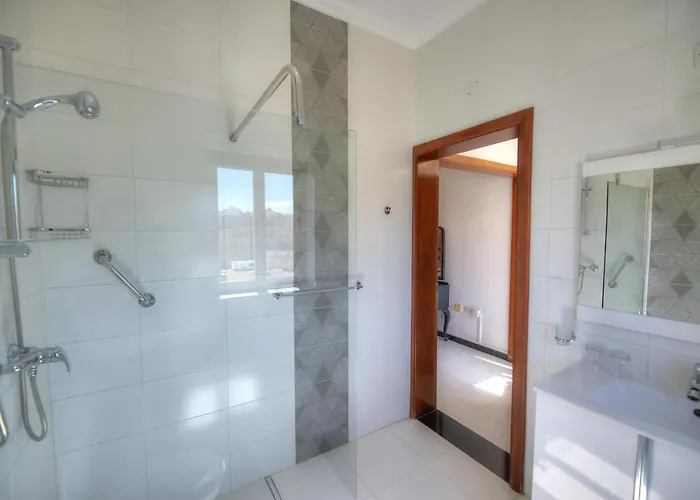 Beautifully Furnished Seafront 4 Bedrooms Goslm-4 Lejlighed