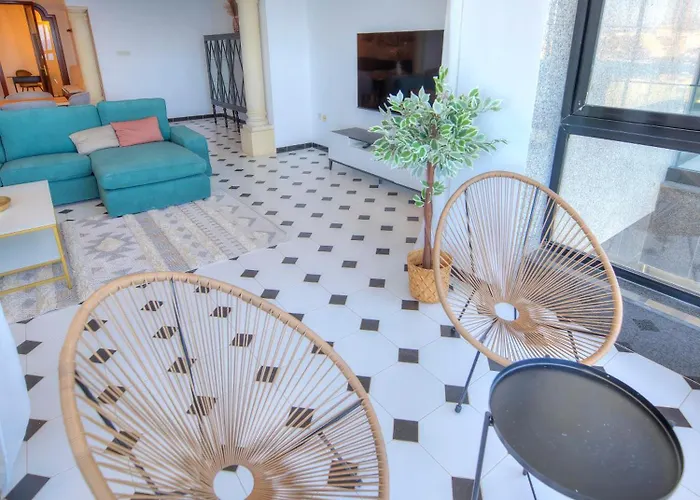 Beautifully Furnished Seafront 4 Bedrooms Goslm-4 Lejlighed Sliema