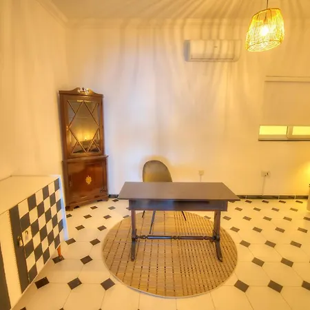 Beautifully Furnished Seafront 4 Bedrooms Goslm-4 Apartament *