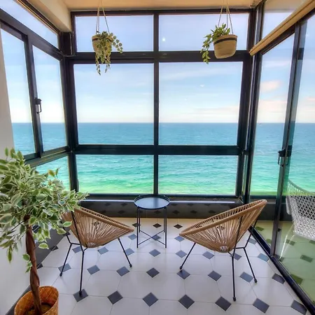 Beautifully Furnished Seafront 4 Bedrooms Goslm-4