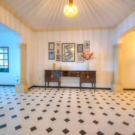 Beautifully Furnished Seafront 4 Bedrooms Goslm-4 * Sliema