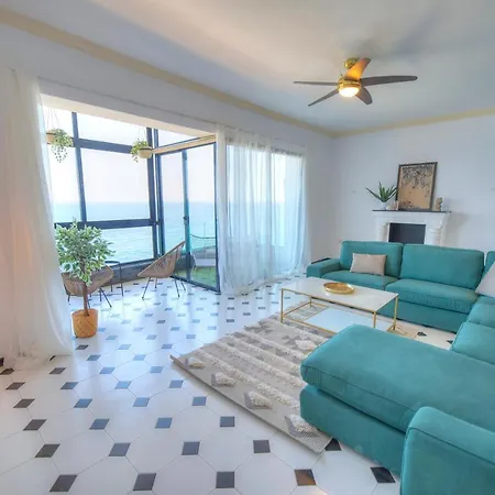 Beautifully Furnished Seafront 4 Bedrooms Goslm-4